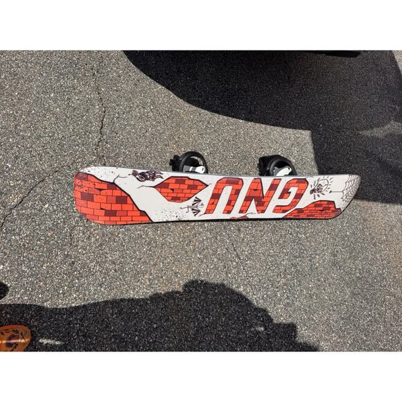 GNU Money Snowboard 2019 EUC 152cm - Picture 4 of 6